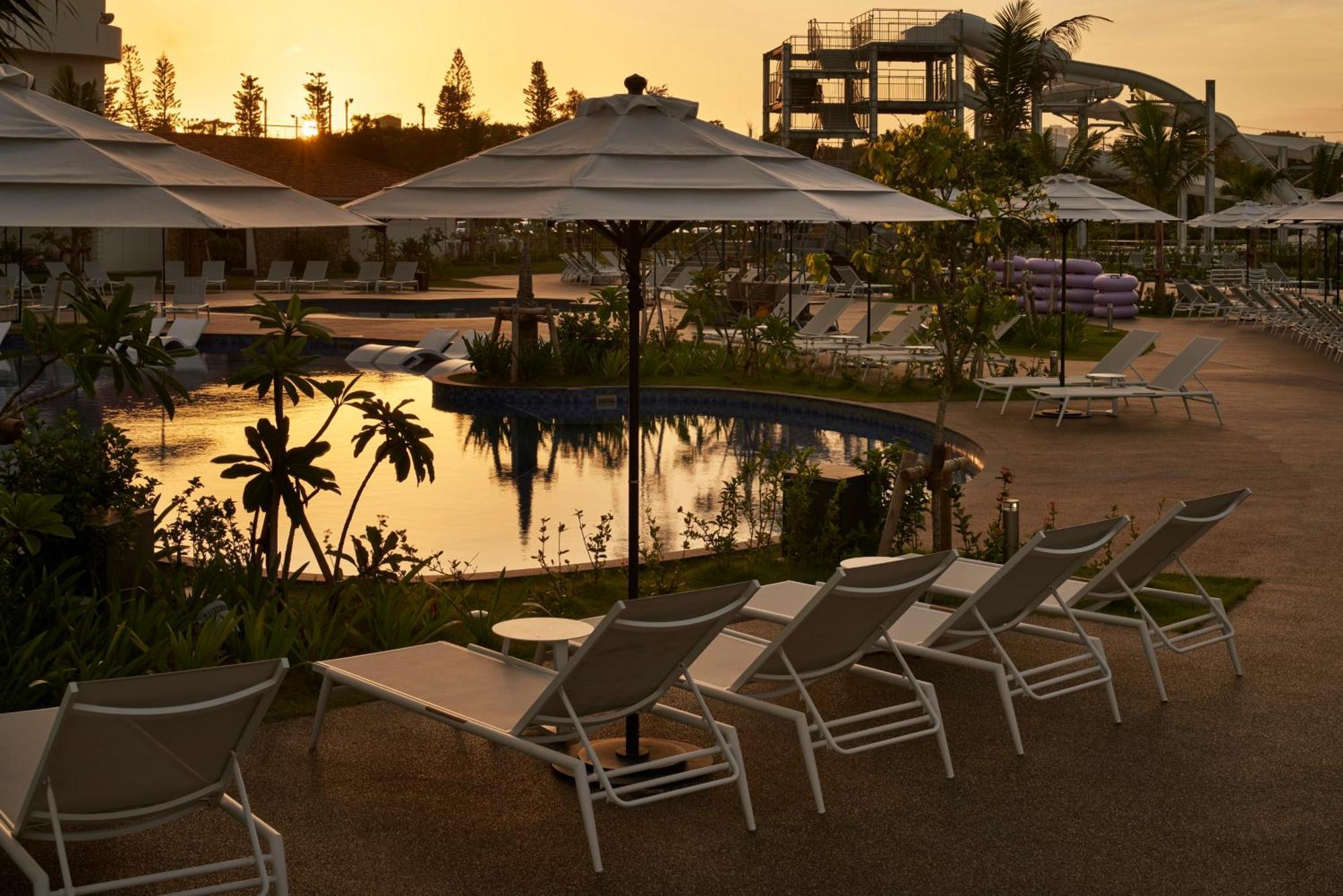 Grand Mercure Okinawa Cape Zanpa Resort يوميتان المظهر الخارجي الصورة
